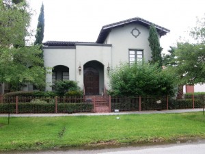 Mediterranean Style House in Houston Heights For Sale